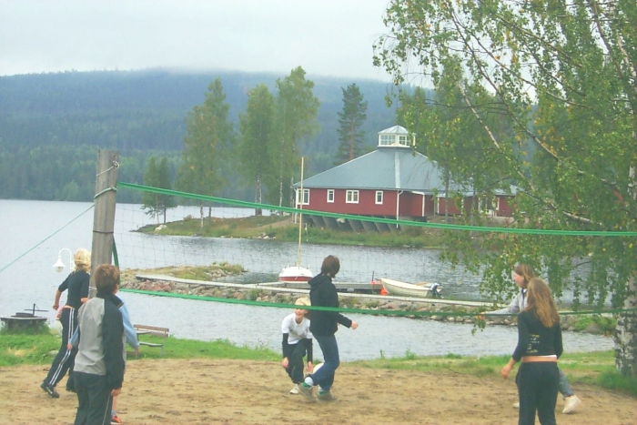 Spela Beachvolleyboll på vid badplatsen vid Kerstins Udde Camping Spela Beachvolleyboll på vid badplatsen vid Kerstins Udde Camping